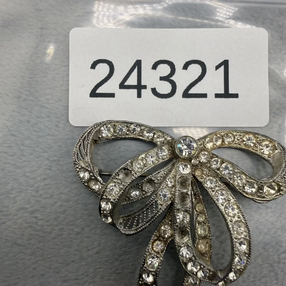 Vintage Estate Brooch Silver Tone Pot Metal Rhinestone Bow READ‎